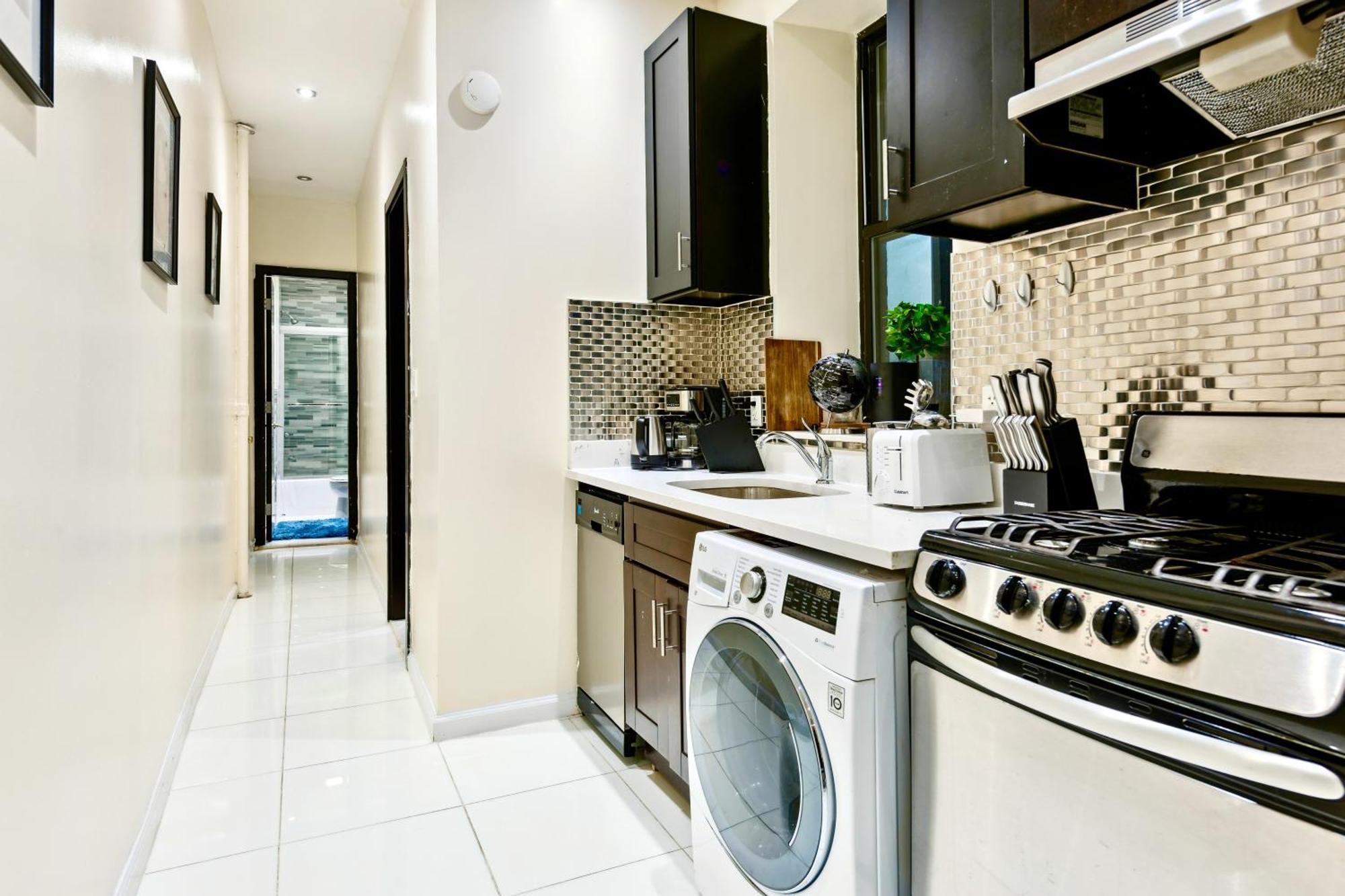 Central & Cozy 2 Bd Apt In Manhattan Нью-Йорк Экстерьер фото